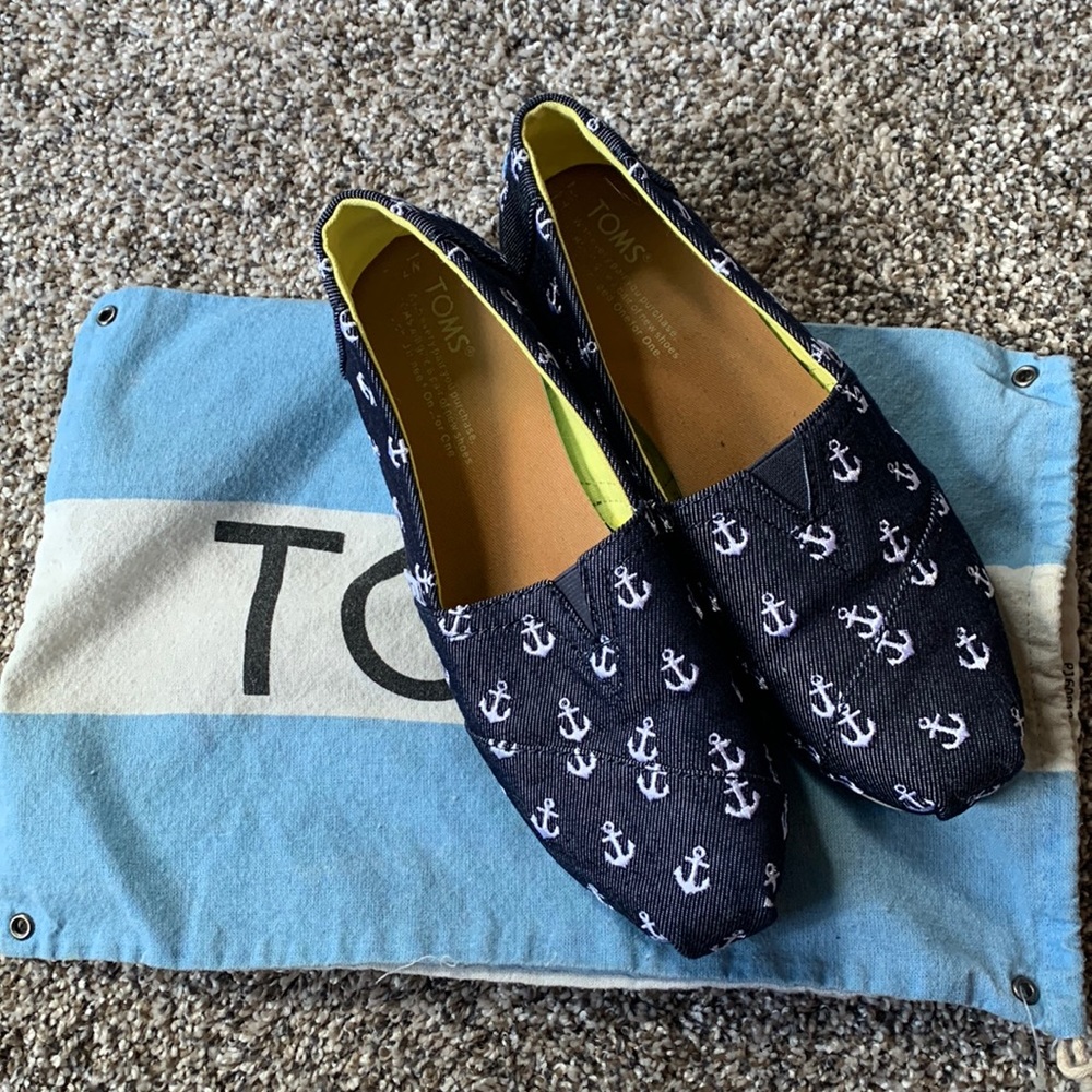 Toms Anchor stitched pattern shoes